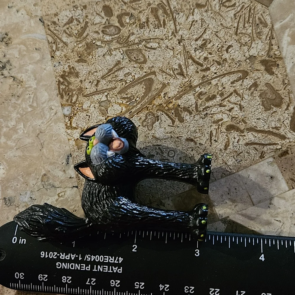 Hallmark Heartline Merry Miniatures Scaredy Black Cat Figure Figurune